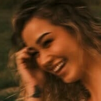 Ізабелла Урбзз Оголені