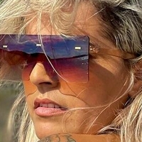 Ізабела Пайва Оголені