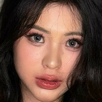 Жоселін Оголені