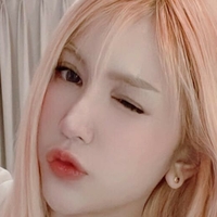 лейдіайсаліса Оголені