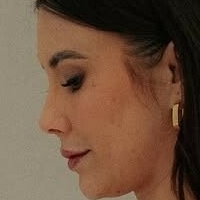 Лаура Хофман Оголені