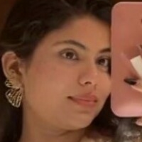 Лаванья Пандія Оголені