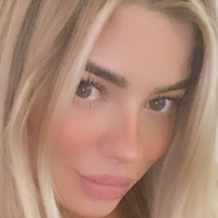 Лейла З Оголені