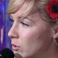 Ленна Куурмаа Оголені