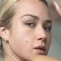 Леонарда Фаркаш Оголені