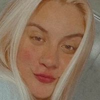 Леонела Цезар Оголені