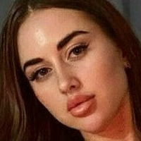 Леслі Шей Оголені