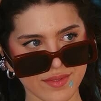 Лейла Стар Оголені