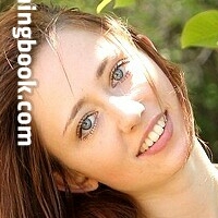 Лілі Смол Оголені