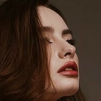 Ліра Карина Оголені