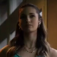 Лізамарі.е Оголені