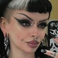 Лівінгдедгерл Оголені