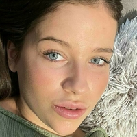 Лавмі Іла Оголені