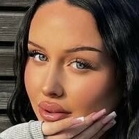 Луана Хе Оголені