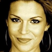 Лучана Гатика Оголені