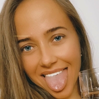 Люсія Фітвайбс Фрі Оголені