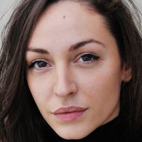 Люсі Арон Оголені