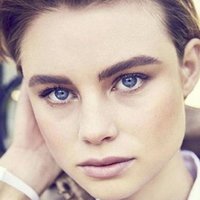 Люсі Фрай Оголені