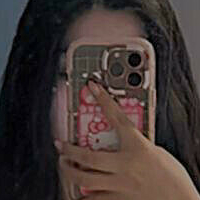 Лавли Арі Оголені