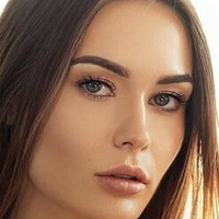 Меган Дезевер Оголені