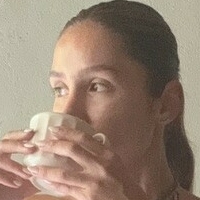 Мія Аранго Оголені