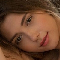 Міла Азул Оголені