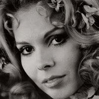 Неліда Лобато Оголені