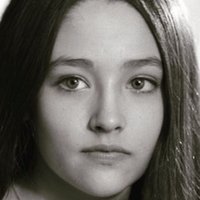 Олівія Хассі Оголені