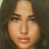 Пардис Арам Оголені