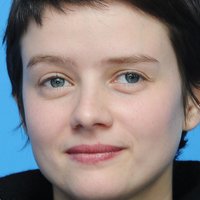 Полін Етьєн Оголені