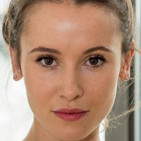 Пері Баумейстер Оголені