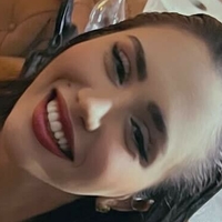 Пінар Акін Оголені