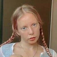 Претті Еллі Оголені