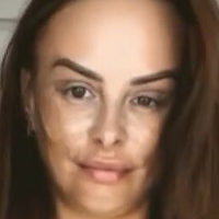 Ріан Сагден та Люсі Піндер Оголені