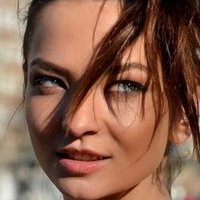 Роксана Кондуряче Оголені
