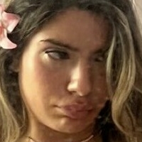 Сара Манцо Оголені