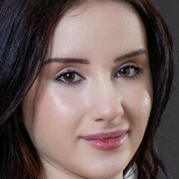 Саша Джейн Оголені