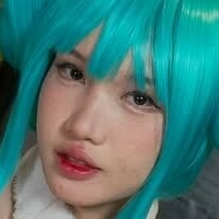 Сера Коморі Оголені