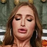 Скайларрі Оголені