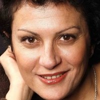 Суад Аміду Оголені