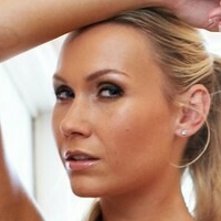 Таня Леон Оголені