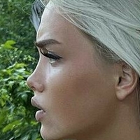 Уреса Зогу Оголені