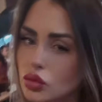 Ясмін Хен Оголені