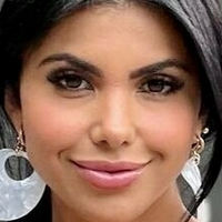 Єслігомез Оголені