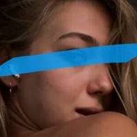 Златочкаден Оголені